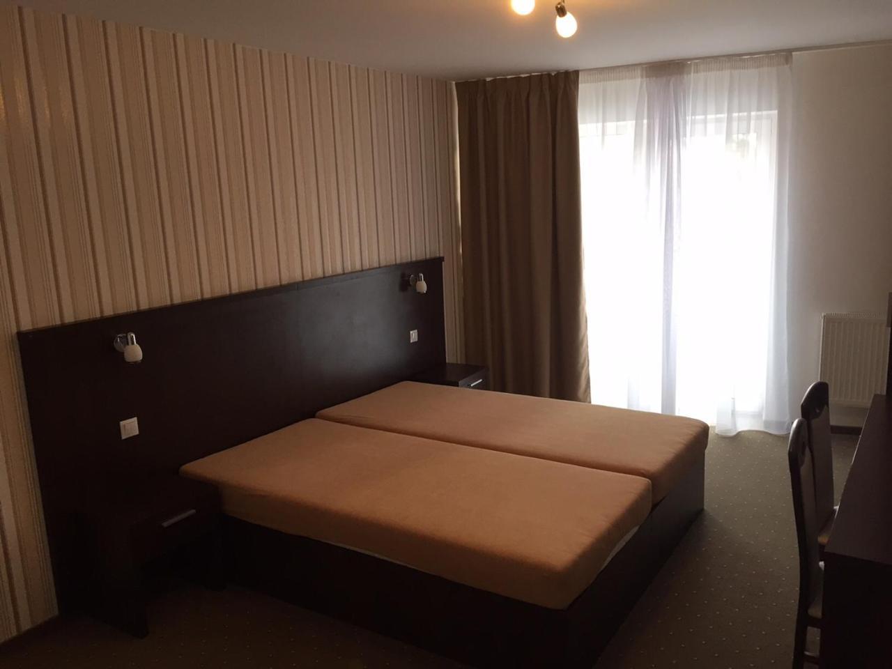Garni Hotel Anne-Mary Pöstyén Kültér fotó